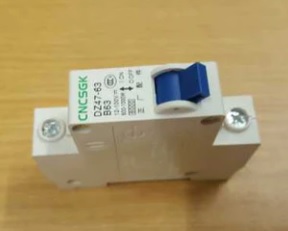SP63A  12-100v DC  800 -1000W  Solar Circuit Breaker